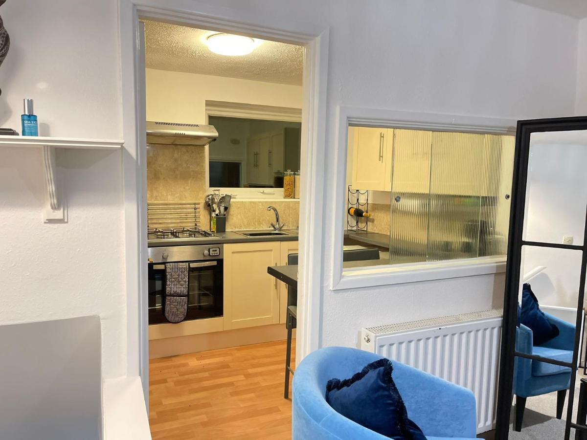 Lovely 1 Bed Home Near Hospital, With Parking & Garden Work Contractor Leisure, Sapphire 캠브리지 외부 사진